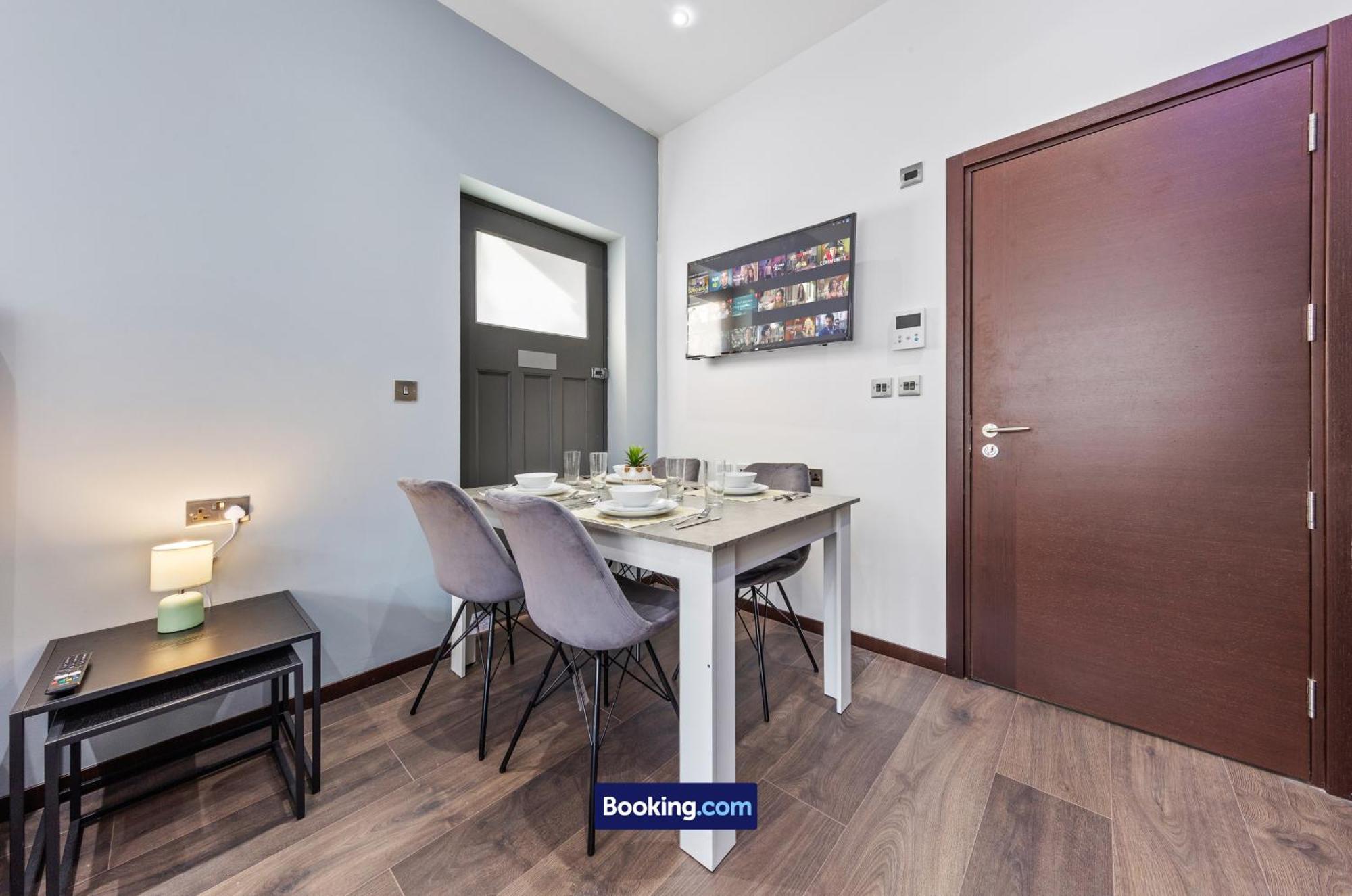 Stylish Studio Apt By Stay Smart Short Lets & Serviced Accommodation Woodstock With Free Wifi لندن المظهر الخارجي الصورة