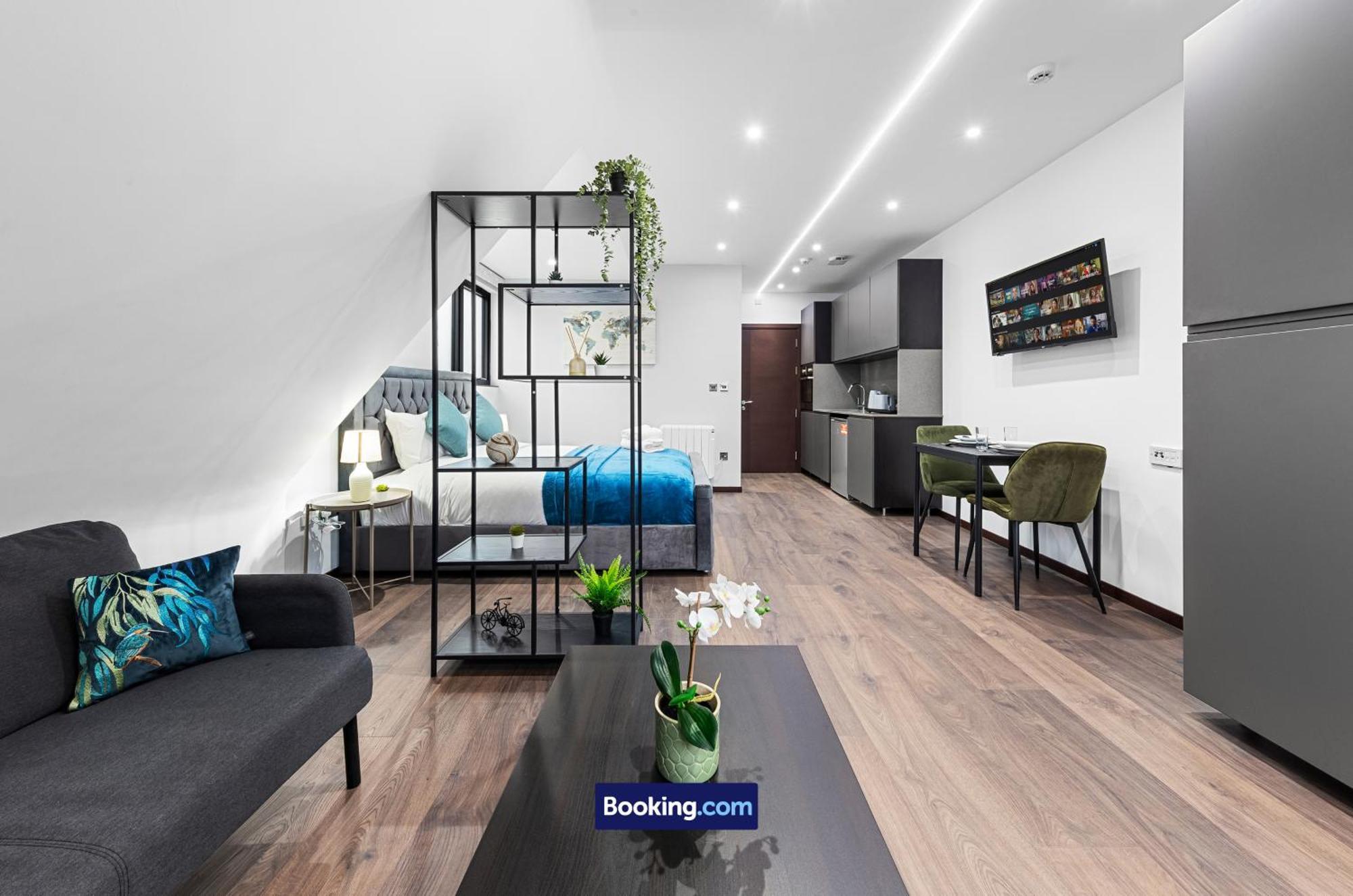 Stylish Studio Apt By Stay Smart Short Lets & Serviced Accommodation Woodstock With Free Wifi لندن المظهر الخارجي الصورة
