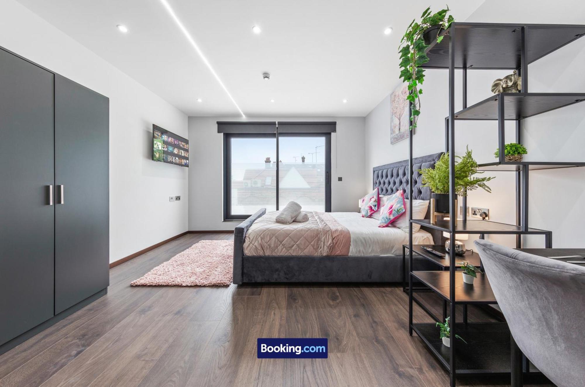 Stylish Studio Apt By Stay Smart Short Lets & Serviced Accommodation Woodstock With Free Wifi لندن المظهر الخارجي الصورة